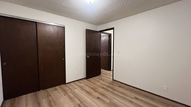 Building Photo - Updated 2 Bedroom Featuring New Plank Flooring