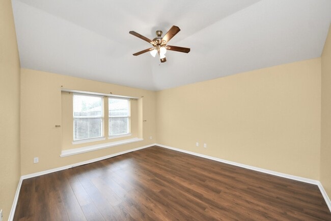 Building Photo - 2222 Summit Meadow Dr