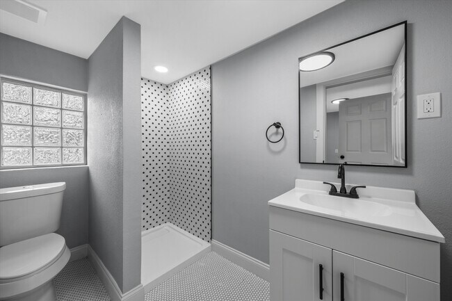 Building Photo - 2111 Herring Ave