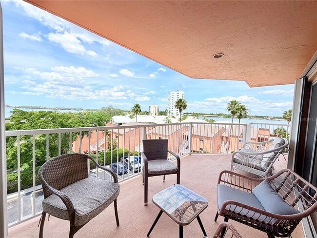 Building Photo - 7430 Sunshine Skyway Ln S