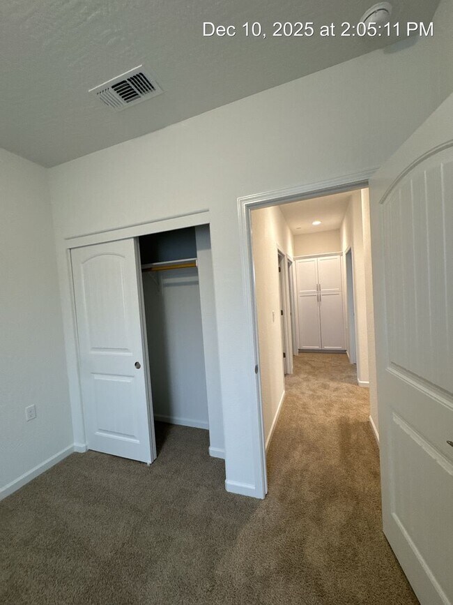 Building Photo - Newly built Home!