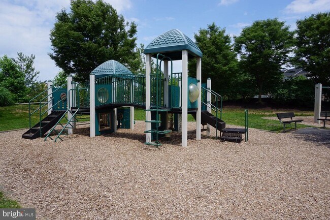 Building Photo - 2839 Settlers View Dr