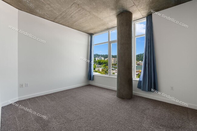 Building Photo - The Civic | 11th Floor 2BD/2BA with Stunning Portland Views, Free Parking and Free Utilities!