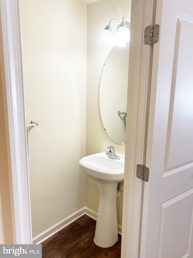 Building Photo - 234 Garrison Way