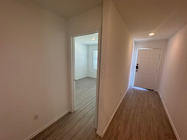 Building Photo - 1155 Barbarosa Rd