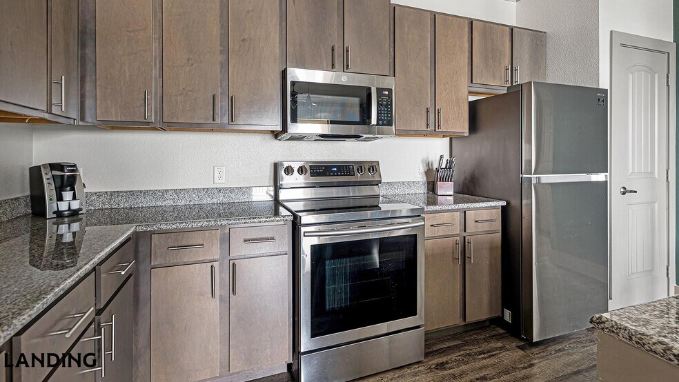 Building Photo - 12500 Shadowglen Trce