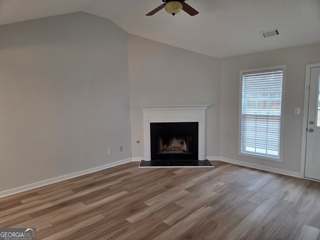 Building Photo - 14 Huntington Dr