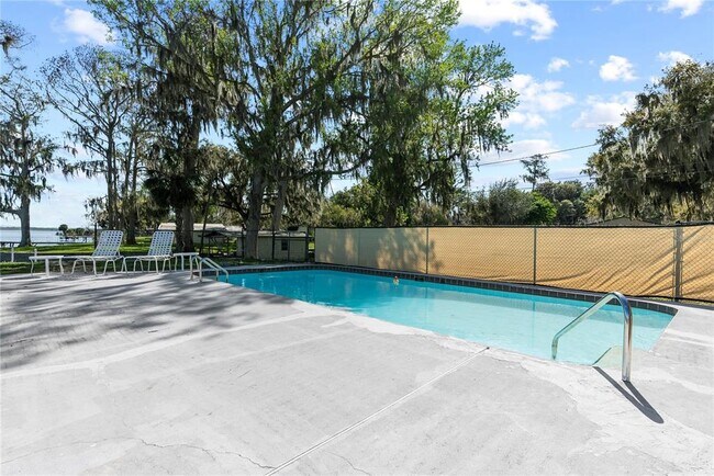 Building Photo - 830 CR 457