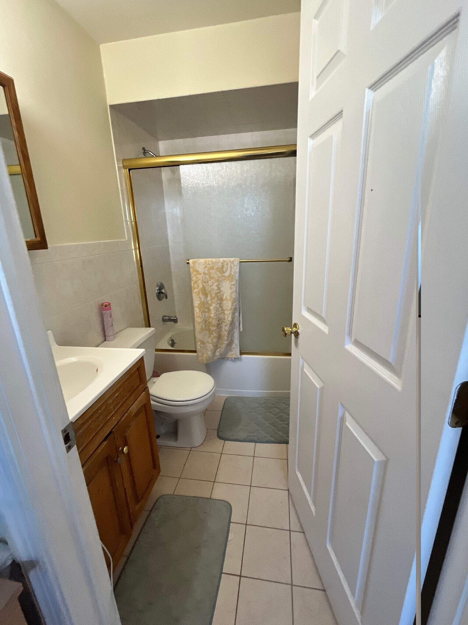 2nd bathroom - 566 Pennsylvania Ave