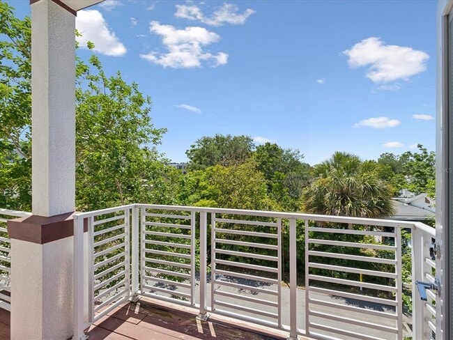 Building Photo - 946 Highland Ave