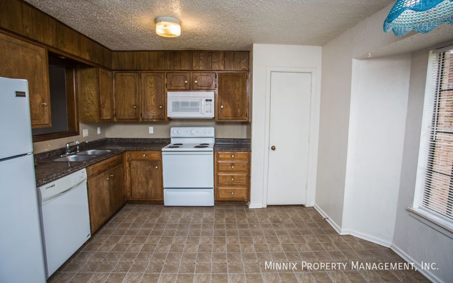 Building Photo - 2325 81st St