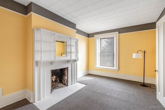 Building Photo - 493 Delaware Ave