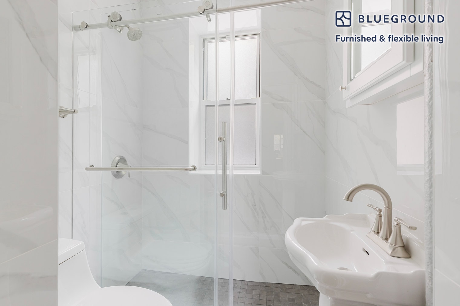 Building Photo - 327 E 10th St