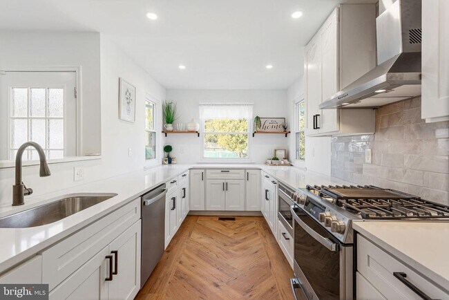 Building Photo - 15162 Wayside Rd