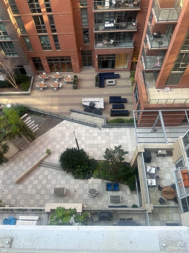 Building Photo - 1 Bedroom 1 Bath Condo Near Capitol Hill