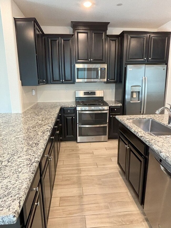 Building Photo - Beautiful Roseville House