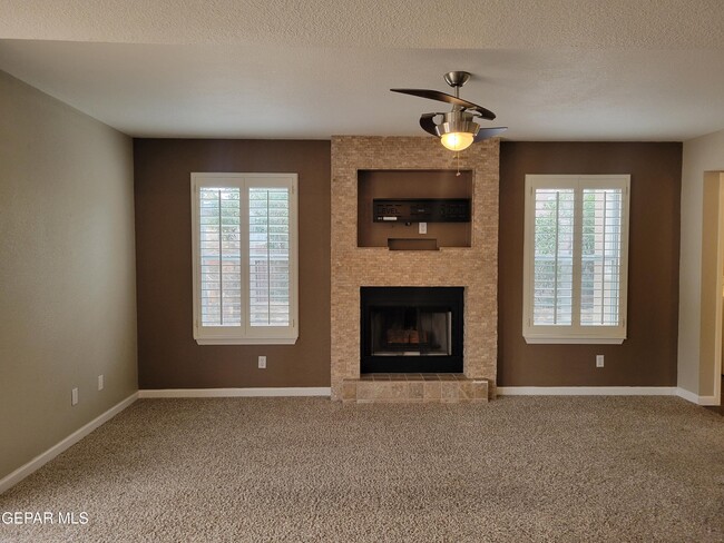 Building Photo - 7225 Tierra Taos Dr