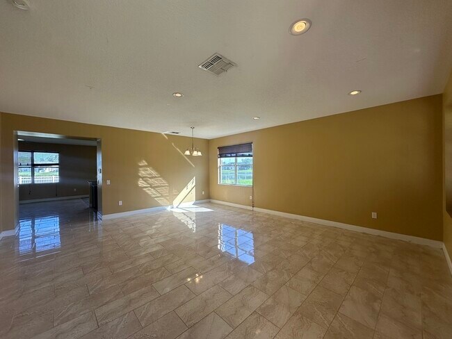 Building Photo - 2412 Country Pond Ct