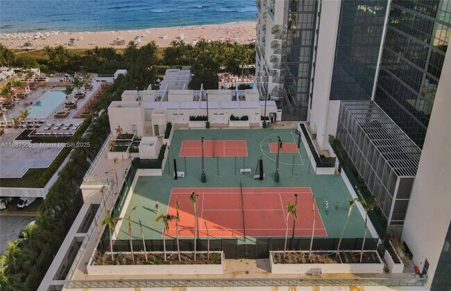 Building Photo - 2201 Collins Ave