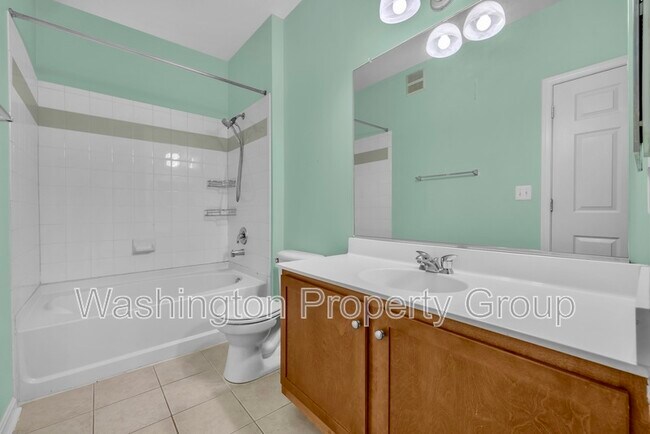 Building Photo - 4854 Eisenhower Ave