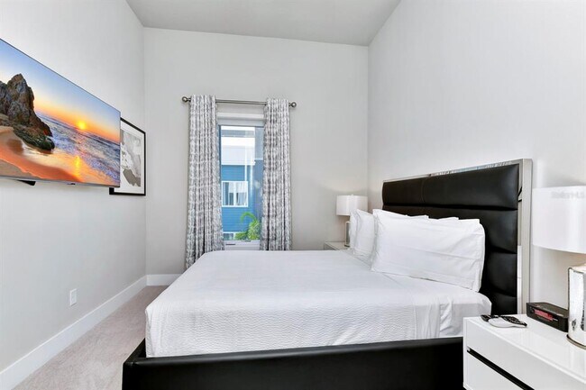 Building Photo - 7740 Sandy Ridge Dr