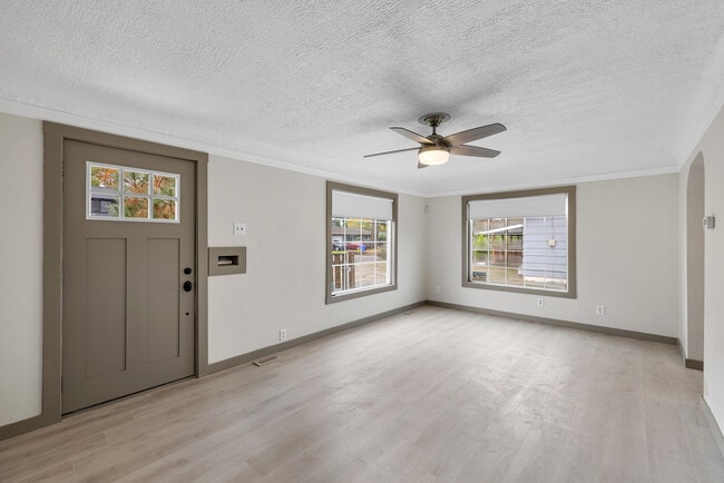 Building Photo - 5737 SE Harold St