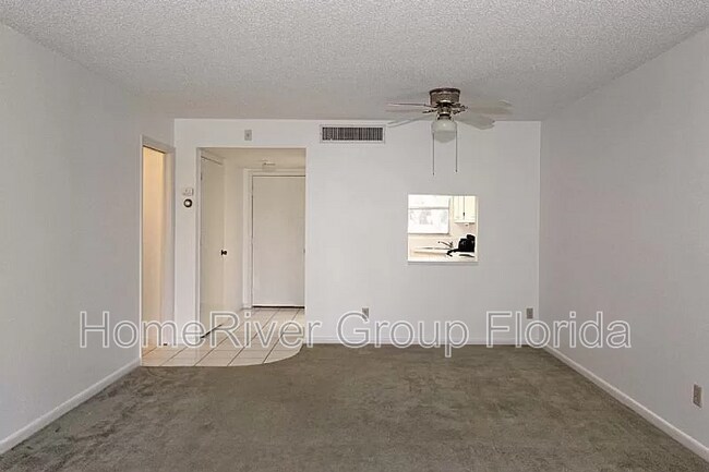 Building Photo - 17 High Point Cir N