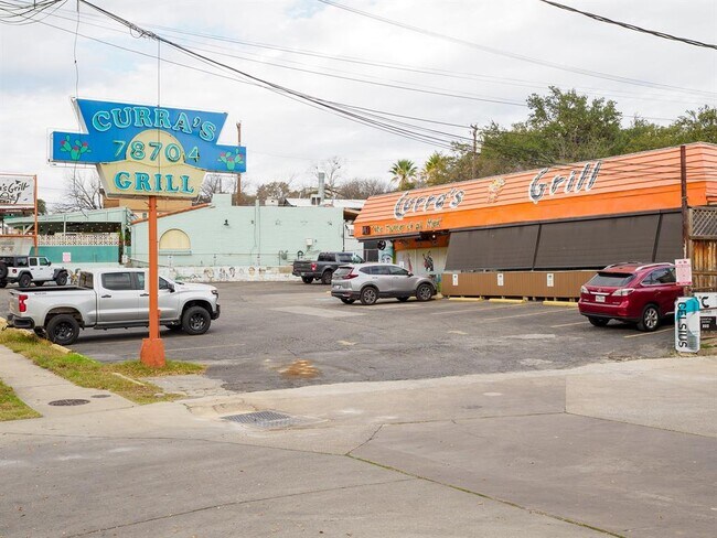 Building Photo - 2302 East Side Dr