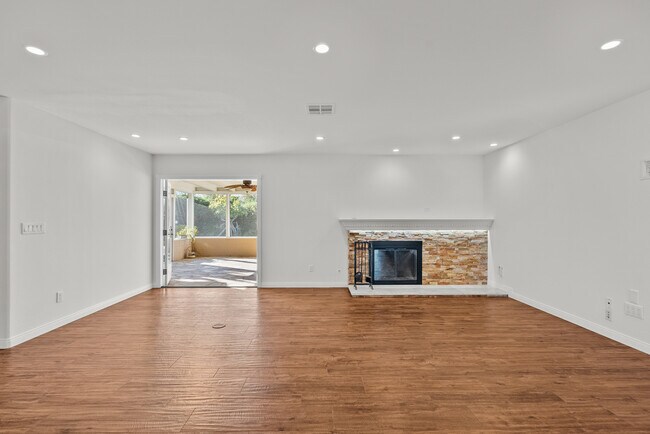 Building Photo - 3177 Austin Ave