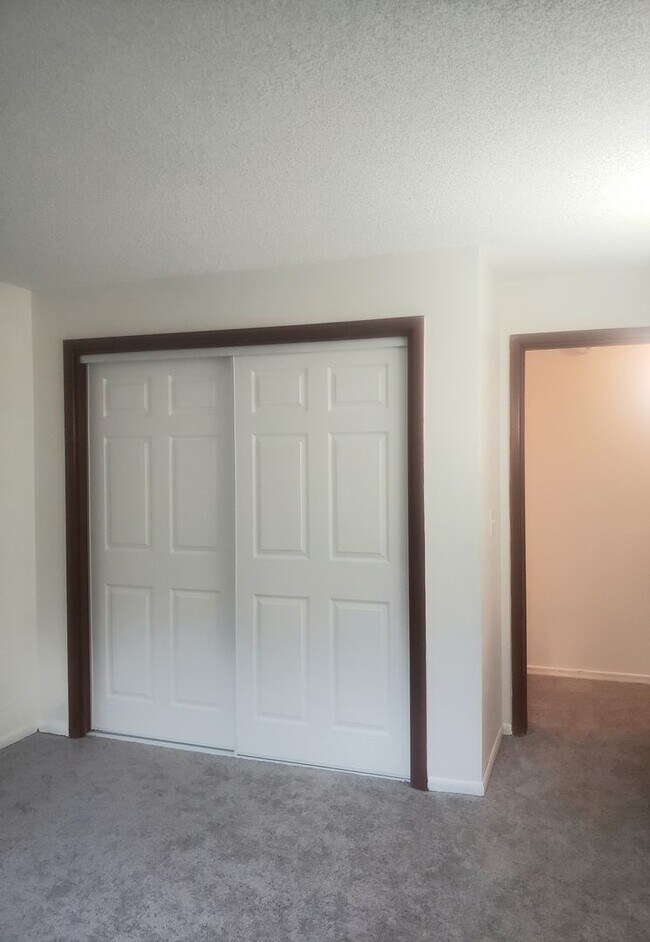 Building Photo - Wonderful Two-Level Beaverton Home with Backyard and Greenspace