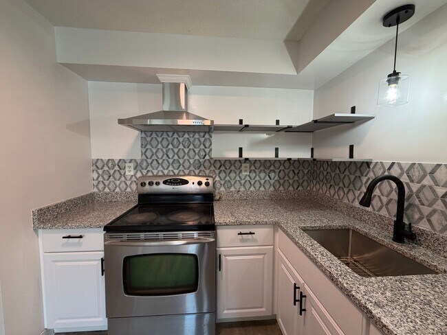 Building Photo - 158-162 Water st-11