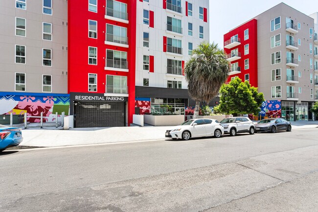Building Photo - 760 Serrano Ave