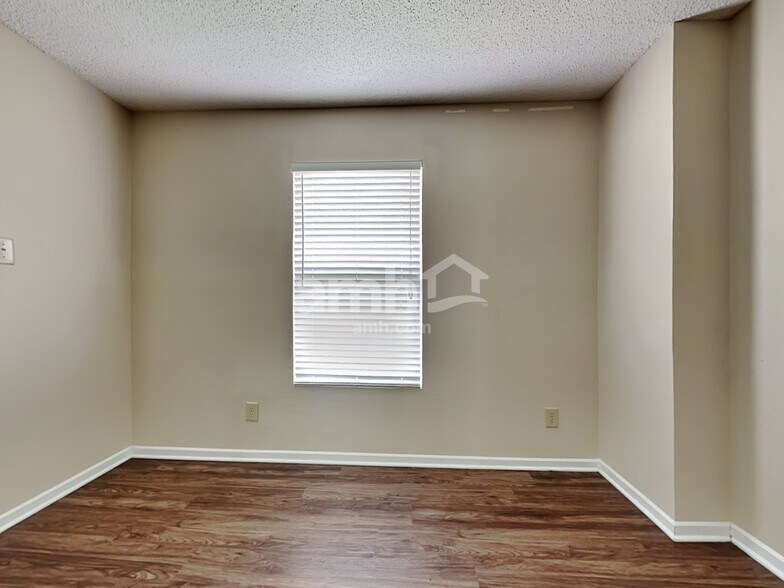 Building Photo - 12338 Teacup Way