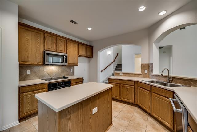Building Photo - 819 Rushmore Dr