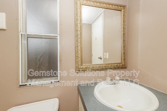 Building Photo - 5576 Hargrove Rd