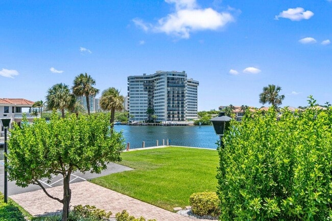 Building Photo - 899 Jeffery St