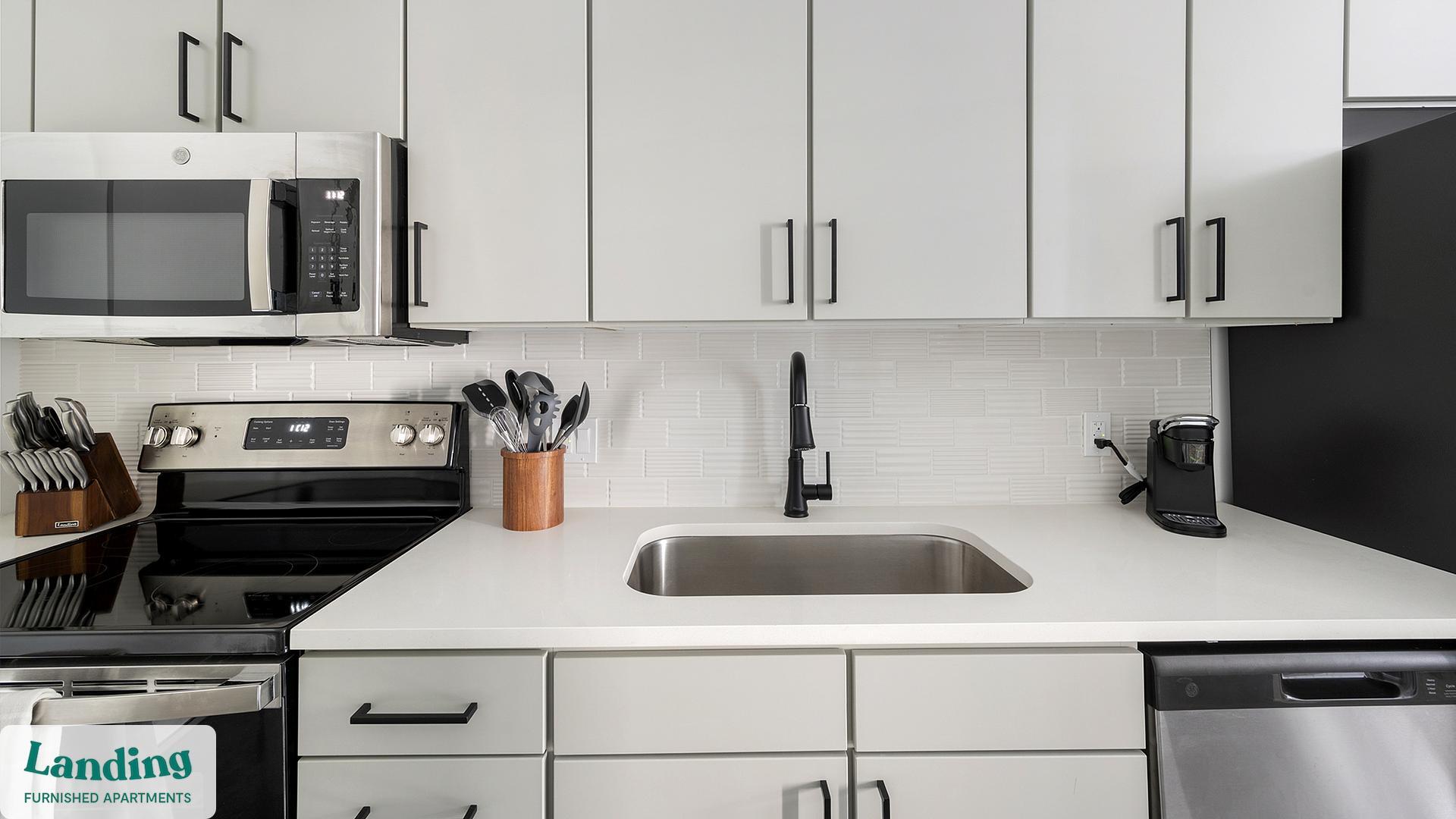 Building Photo - 715 Merritt Ave