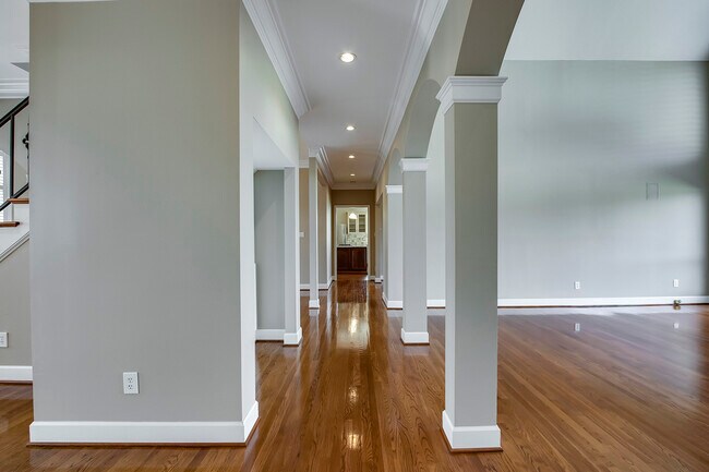 Building Photo - 209 Tooweka Trce