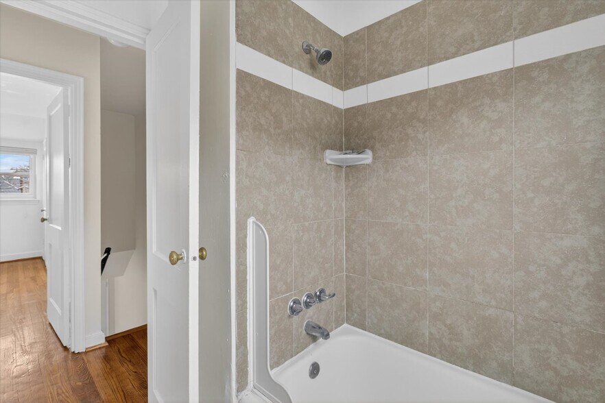 Building Photo - 4336 Dubois Pl SE