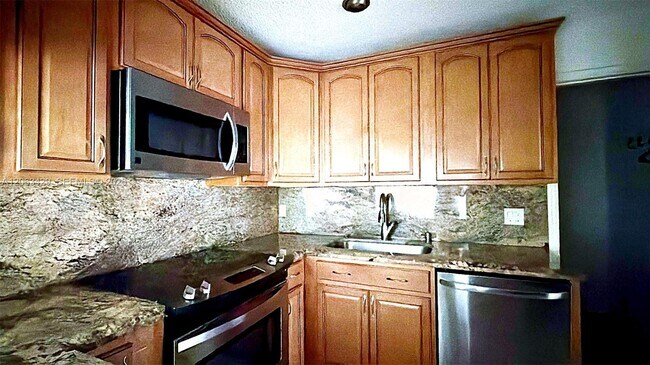 Building Photo - 4226 Landar Dr