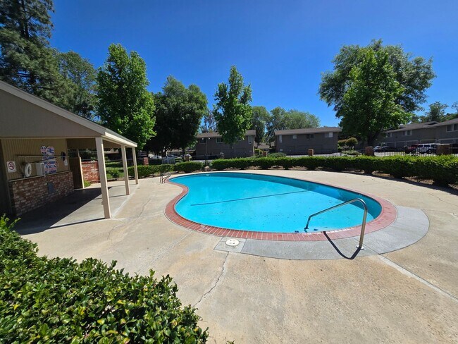 Building Photo - JAMACHA GREENS BEAUTY – FULLY REMODELED 2BR TOWNHOME!