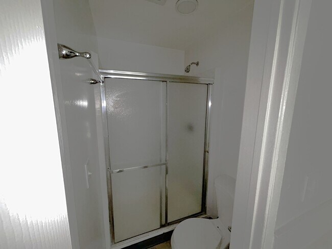 Building Photo - 535 S Catalina St