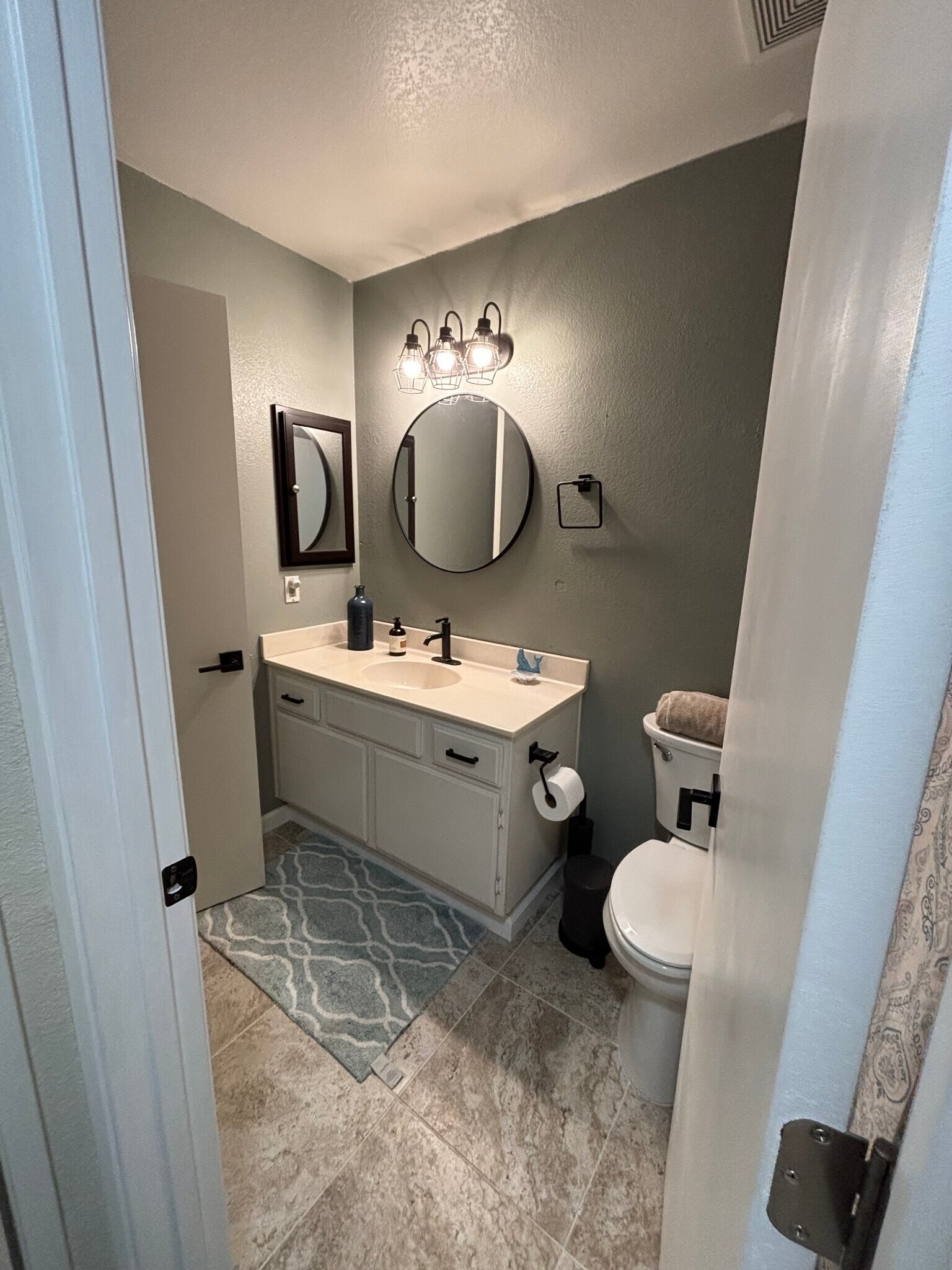 Building Photo - 35887 Lourdes Dr