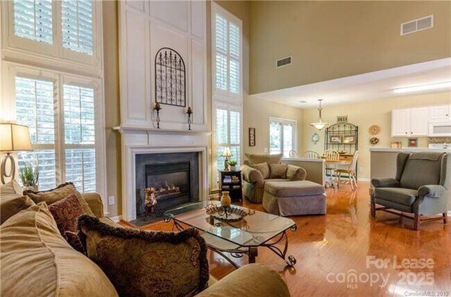 Building Photo - 15132 Edindale Dr