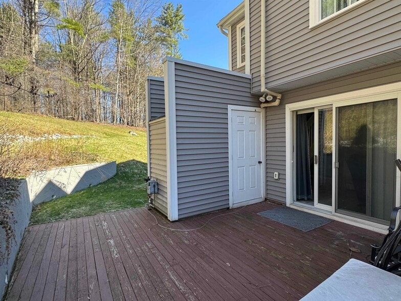 Building Photo - 158 Riverside Heights