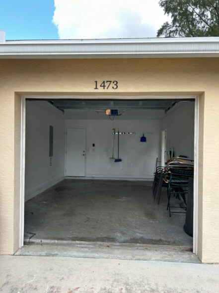 Building Photo - 1473 NE 48th St
