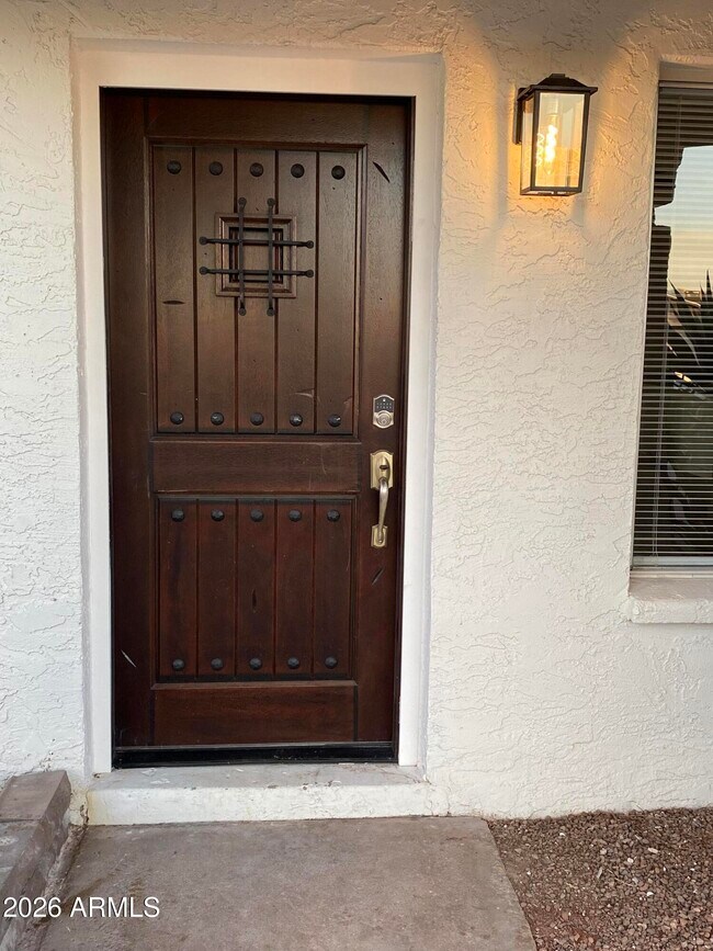 Building Photo - 2121 W Sequoia Dr