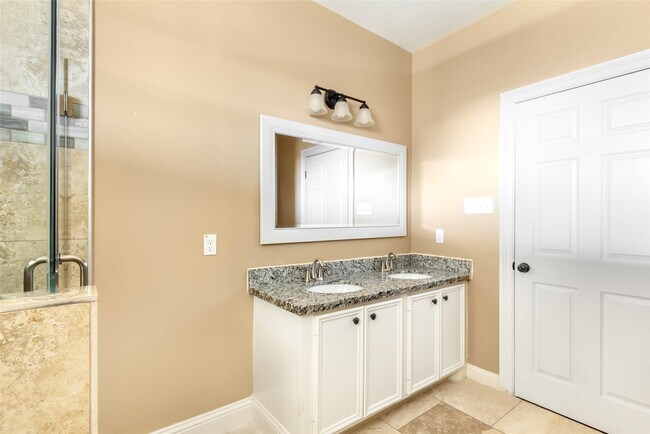 Building Photo - 205 Rue Orleans St