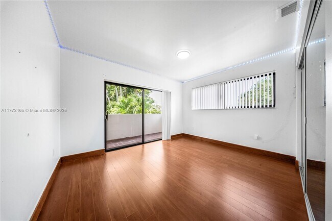 Building Photo - 511 Vittorio Ave