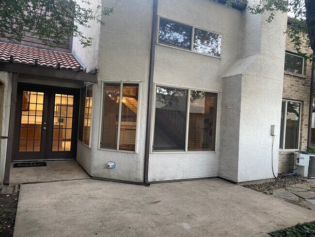 Building Photo - 18040 Midway Rd